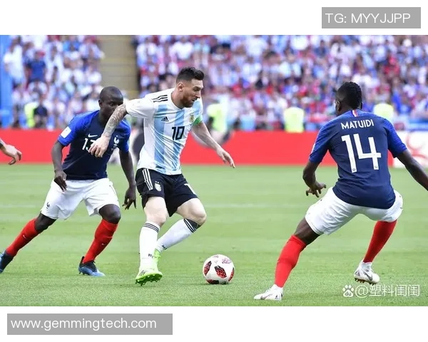 世界杯球迷文化差异探讨与必一体育的独特视角分析